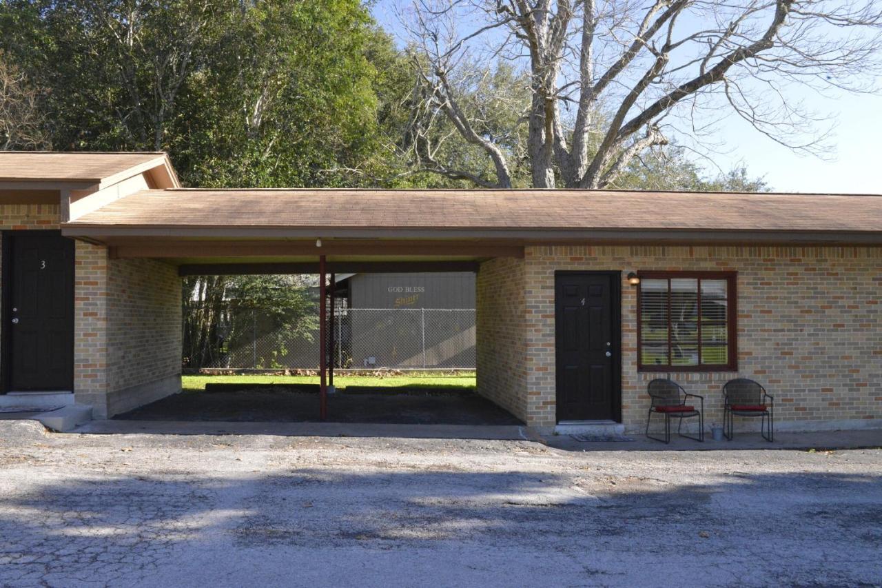Shiner Country Inn 外观 照片